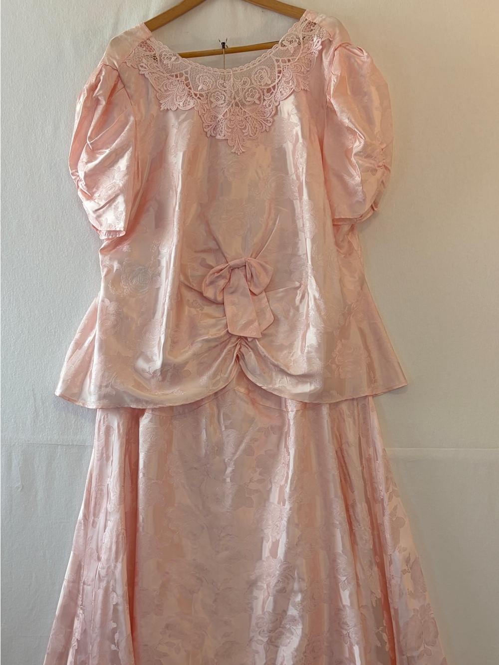 Elegant Pink High-Low Lace Trim Dress. 1-12